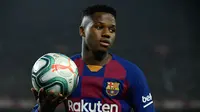 Ansu Fati (36 juta euro) - Ansu Fati merupakan wonderkid Barcelona yang mencuri perhatian akhir-akhir ini. Winger berusia 17 tahun ini merasakan akademi Barcelona pada tahun 2012-2019. (AFP/Lluis Gene)