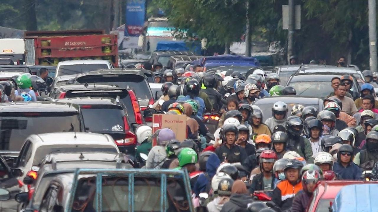 Kemacetan ini terjadi pada hari kedua Lebaran 2024. Foto: merdeka.com / Arie Basuki