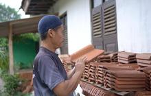 Program Gentengisasi Prabowo Bangkitkan Semangat Pengrajin Genteng di Daerah