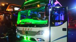 PO Ezri yang memiliki lampu eye catching.