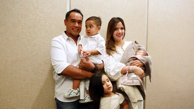 [Bintang] Nia Ramadhani dan Ardi Bakrie