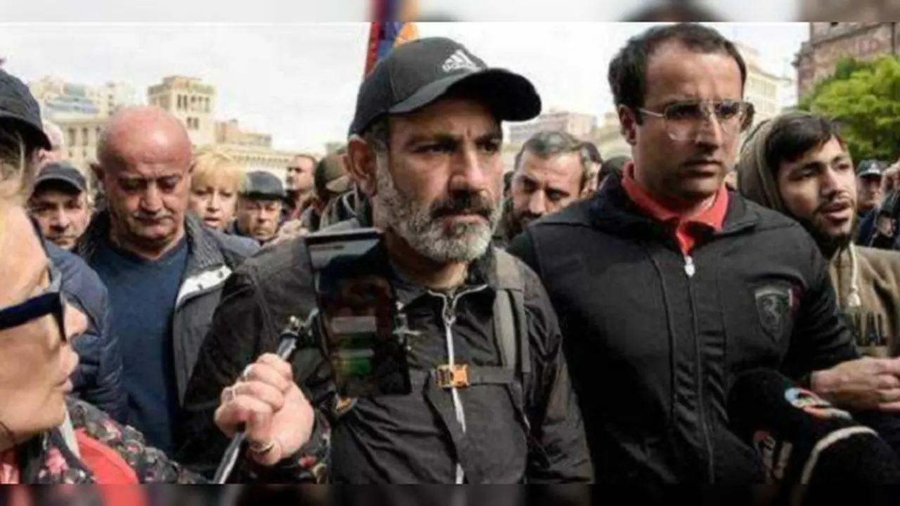 (bertopi) Perdana menteri terpilih Armenia, Nikol Pashinyan (AFP PHOTO via The New Indian Express)