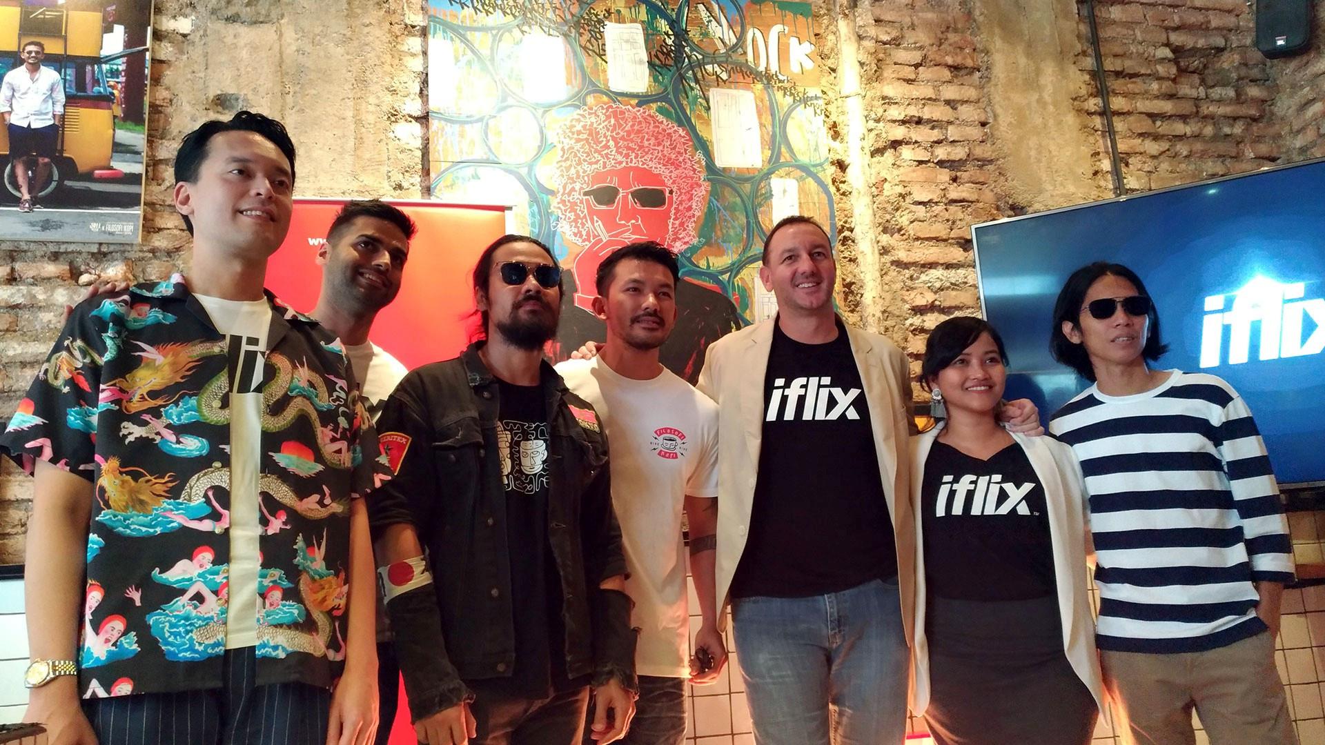 Chicco Jerikho Ajak Nonton Film Filosofi Kopi 2 di iflix - News & Entertainment Fimela.com