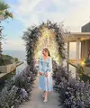 Gaun memiliki banyak macam. Untuk mencari ide dress bridesmaid, gaun dengan potongan klasik ala victorian ini bisa jadi pilihan. Sederhana namun elegan, menghadirkan kesan manis yang tak terlupakan. (Foto: Prilly Latuconsina)