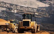 Hambatan pemerintah nego Freeport dan Newmont
