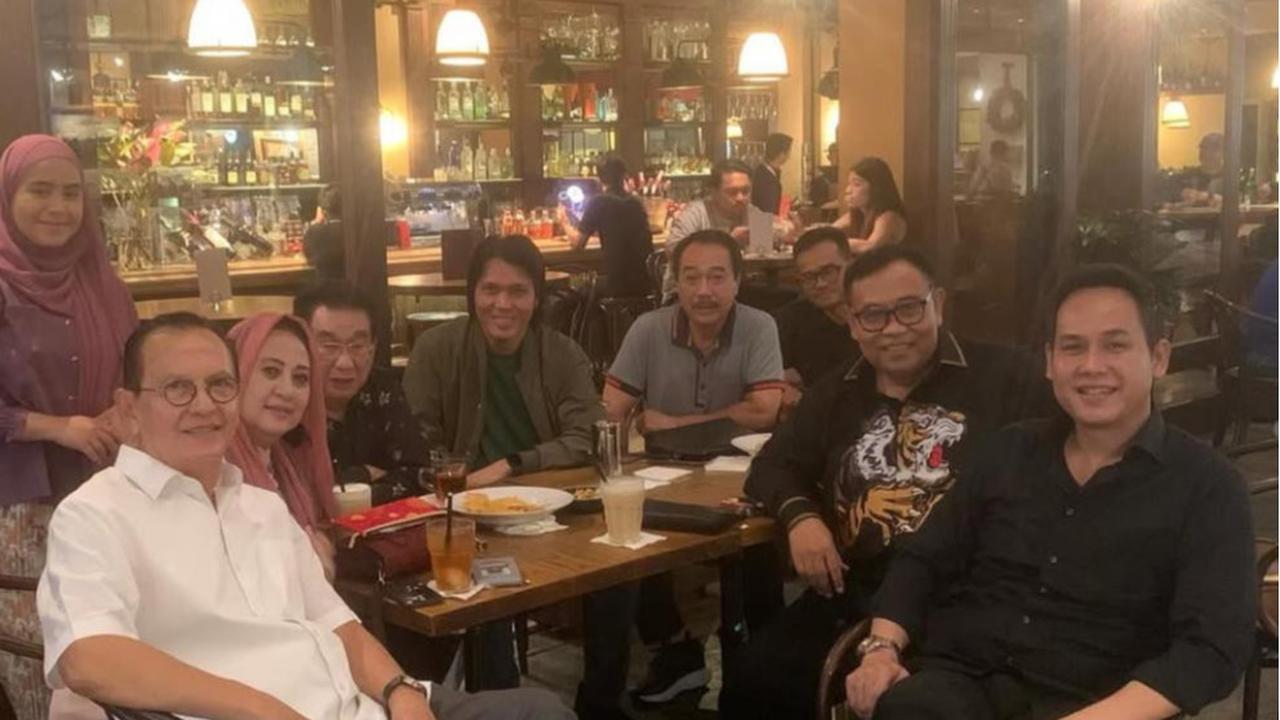 Momen Hangat Yessy Gusman Kumpul dengan Seleb dan Sesama Selebriti Senior, Kehadiran Once Mekel Banjir Perhatian
