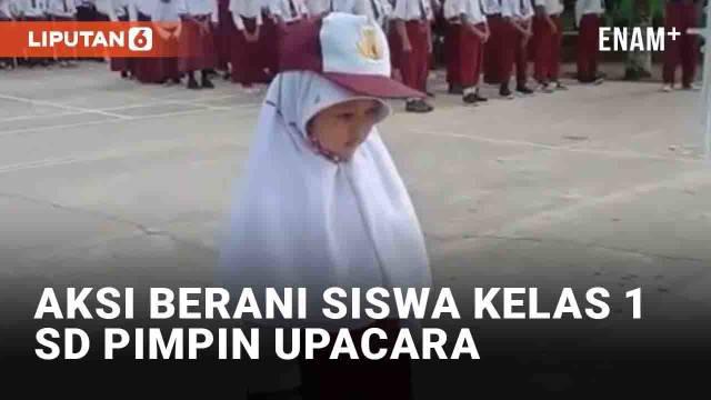 Pemandangan berbeda terjadi di SDN 1 Sinar Banten, Lampung Tengah. Seorang siswi mungil kelas 1 SD diberi kepercayaan memimpin upacara sekolah. Keberaniannya memimpin diapresiasi guru dan siswa lainnya.